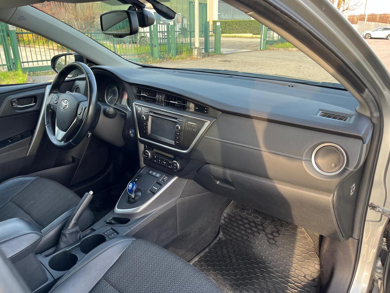 Toyota Auris 1.8 Hybrid 5 porte