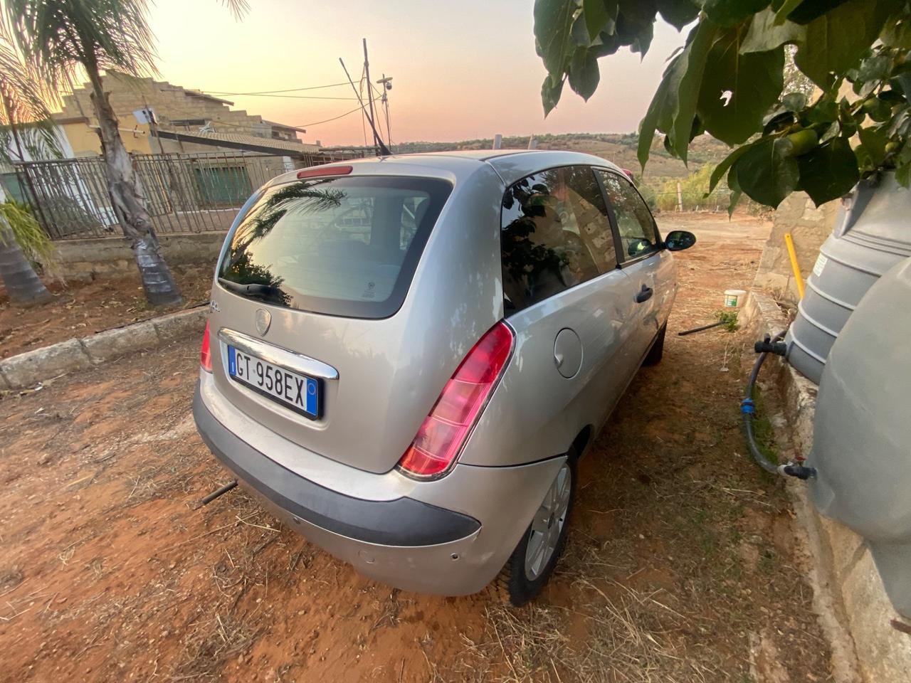 Lancia Y 1.2i cat Elefantino Blu