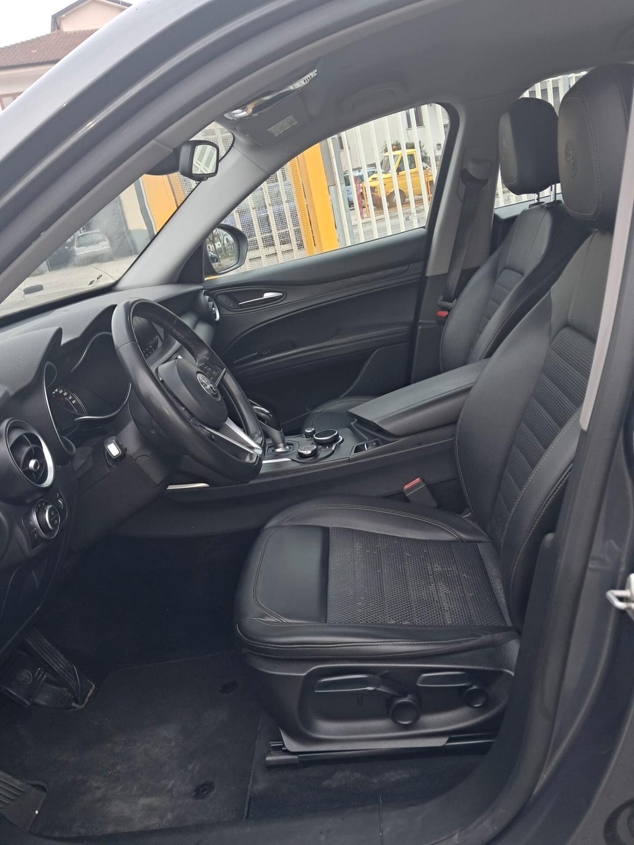 Alfa Romeo Stelvio 2.2 Turbodiesel 210 CV AT8 Q4 Business