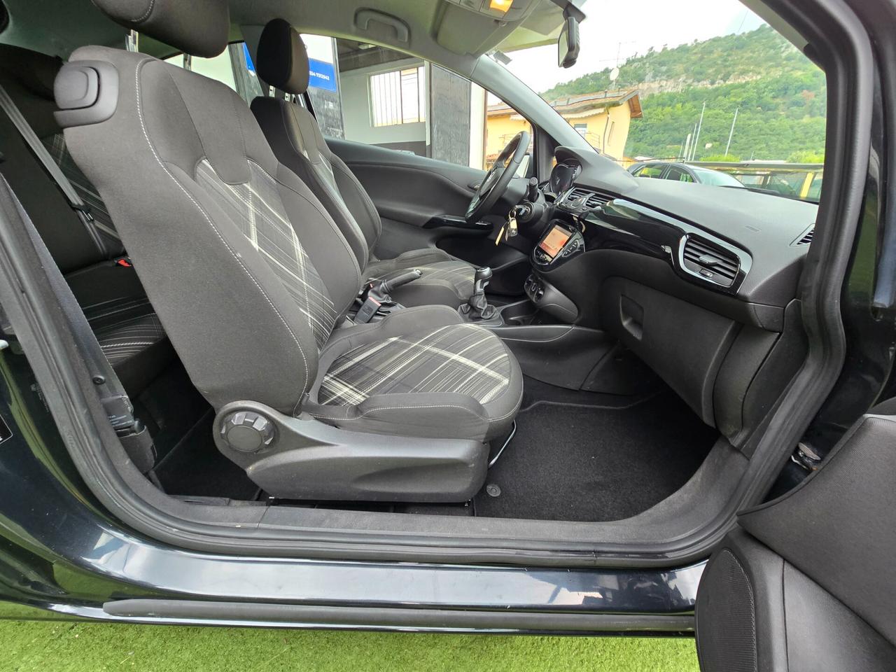 Opel Corsa 1.4BZ/GPL 90CV GPL DI SERIE 140000KM-2015