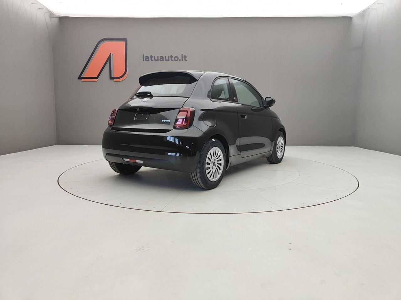 FIAT 500e 500E 95CV 23,65KW RED
