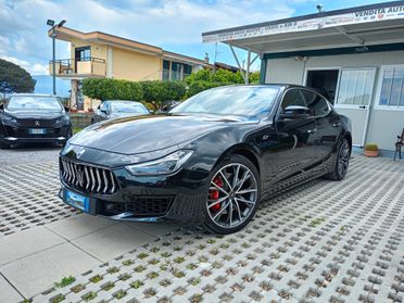 Maserati Ghibli 330 CV MHEV GT