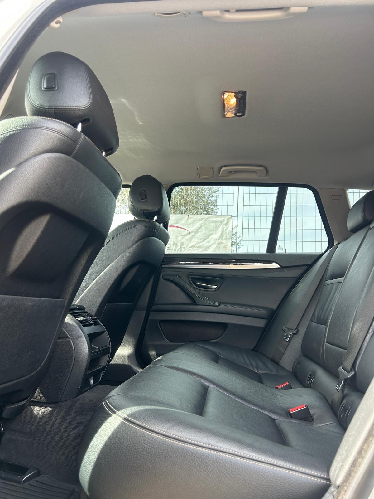 Bmw 520d Touring Luxury-2013