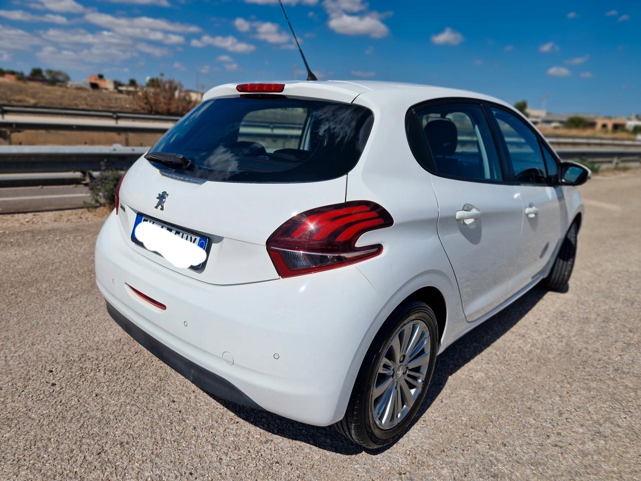 Peugeot 208 PureTech 82 5 porte Allure