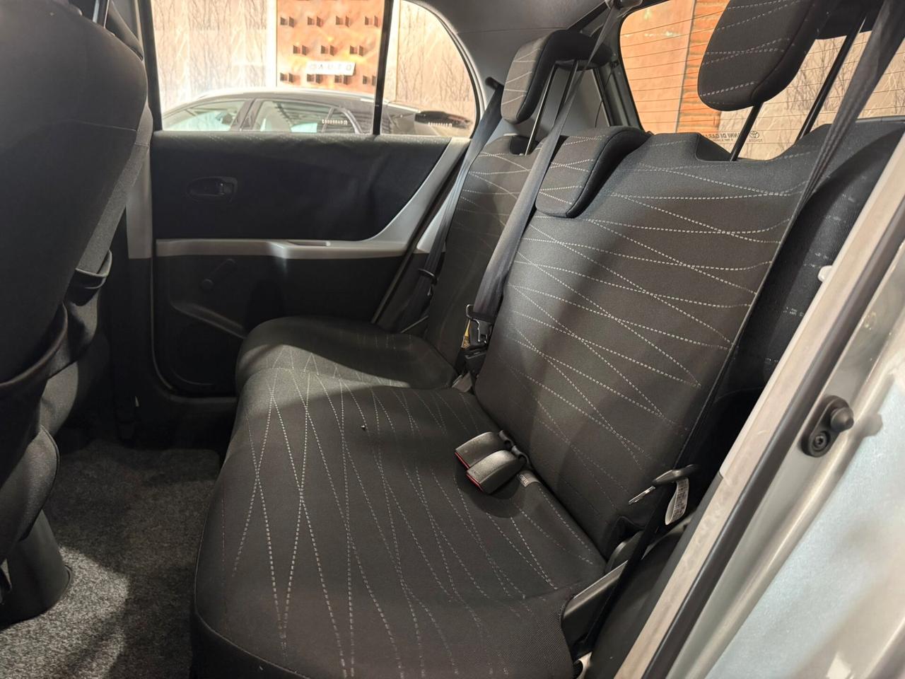 Toyota Yaris 1.0 5 porte Sol