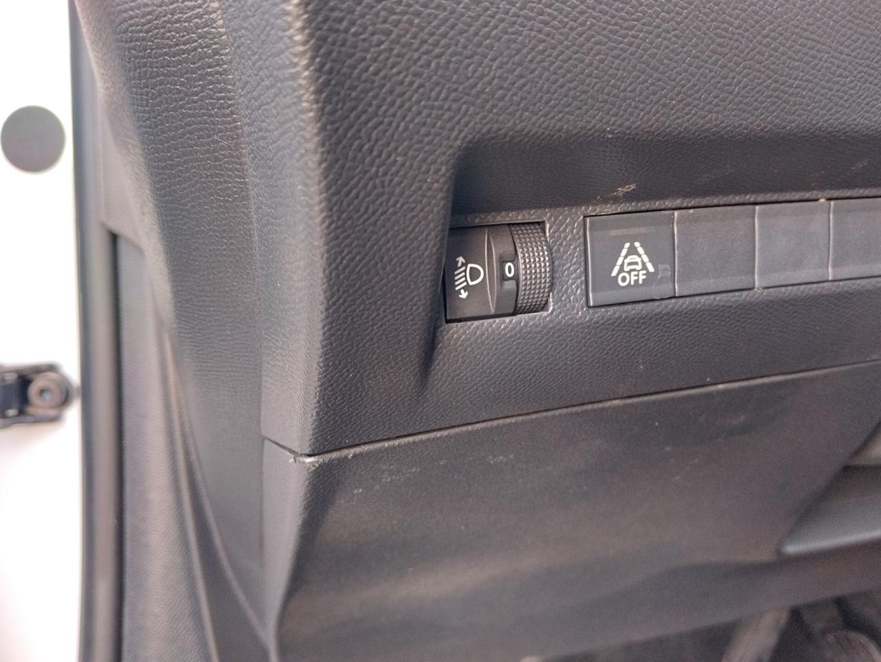 Peugeot 208 motore elettrico 136 CV 5 porte Active