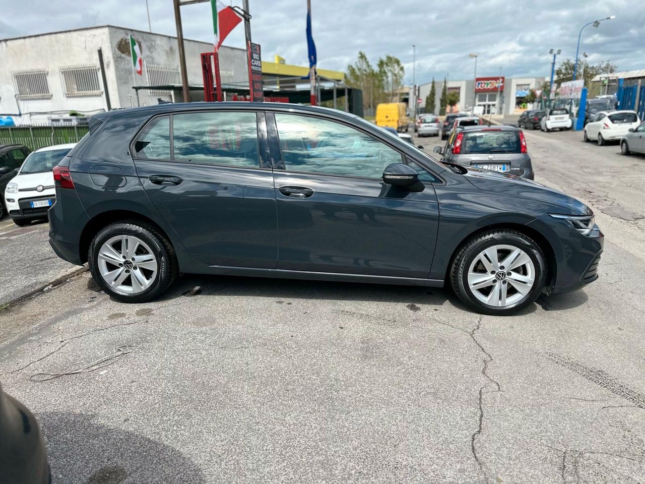 Volkswagen Golf 1.0 TSI EVO Life adatta a neopatentati garanzia permute finaziamento