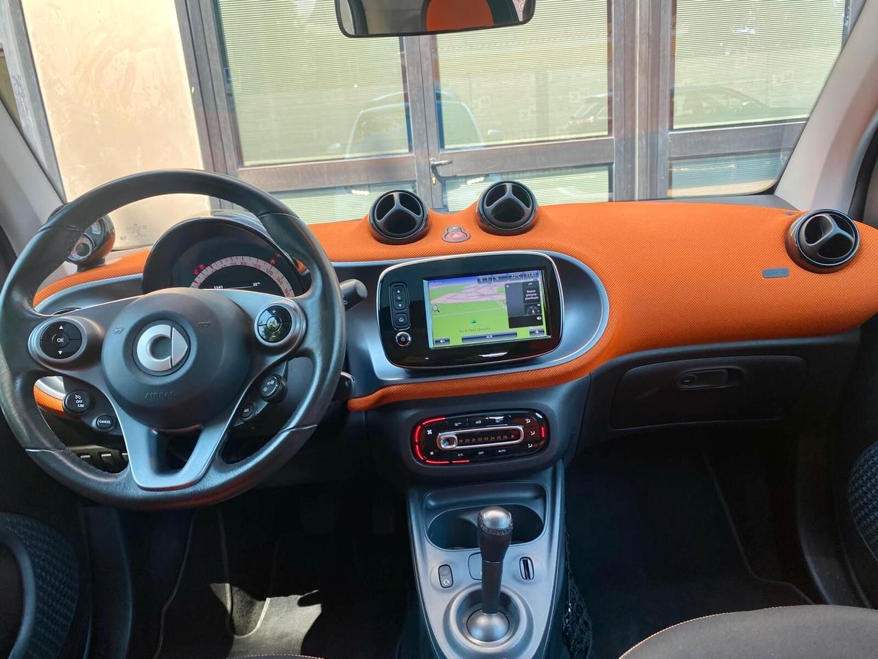 Smart ForTwo PASSION -TETTO-LED -NAVI-GARANZIA