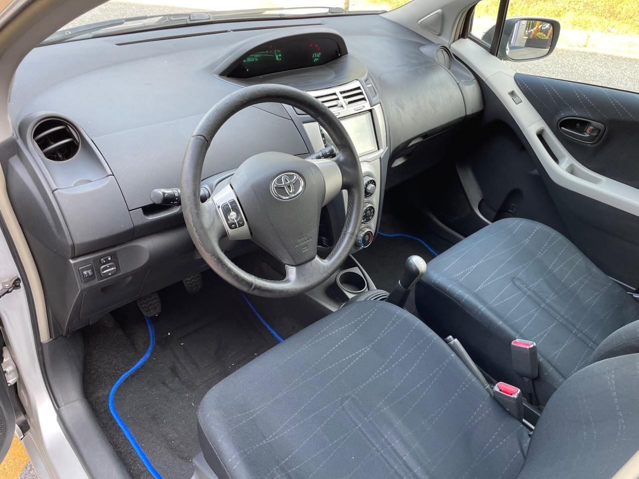 Toyota Yaris 1.0 5 porte Sol