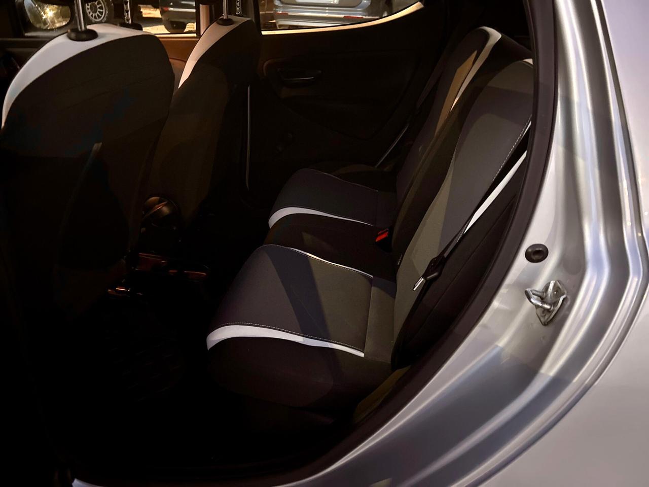 Lancia Ypsilon 0.9 TwinAir 85 CV 5 porte Metano Ecochic Elefantino