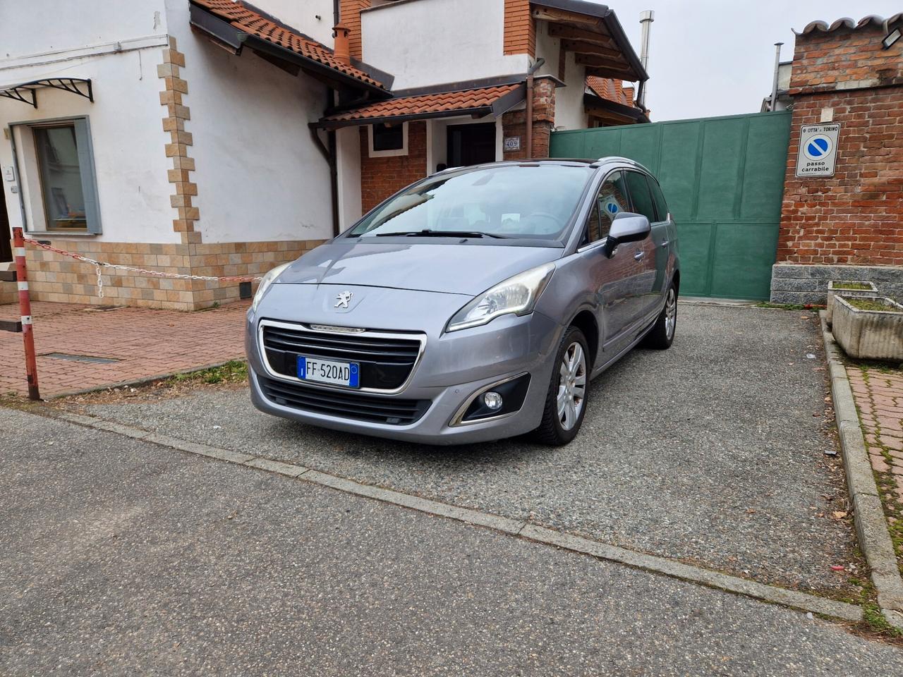 Peugeot 5008 1.6 120CV "96.900 km" 7 posti, Tetto, Navi, Telec.