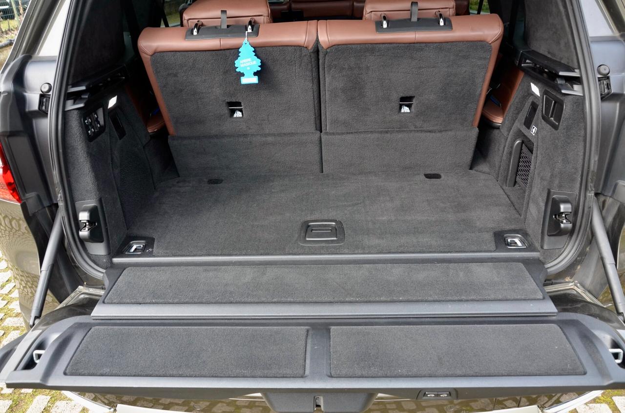 BMW X7 XDRIVE30d INDIVIDUAL COMPOSITION 265cv AUT 7 POSTI, SERVICE BMW, TETTO, HI-FI HARMAN & KARDON, FARI LASER, SOSPENSIONI, PERMUTE