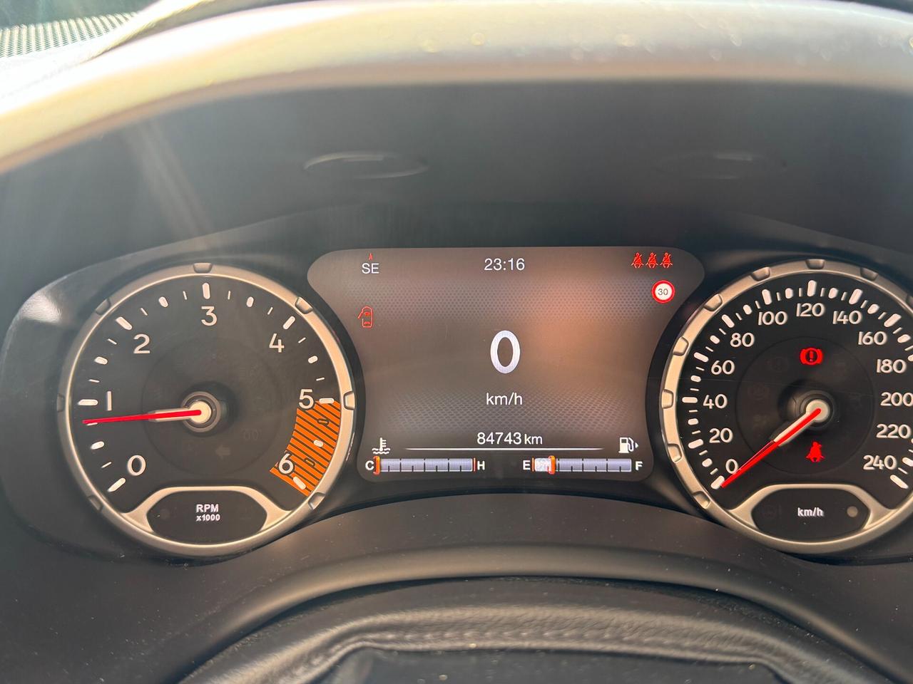 Jeep Renegade 1.6 MTJ 120 CV + FARI LED