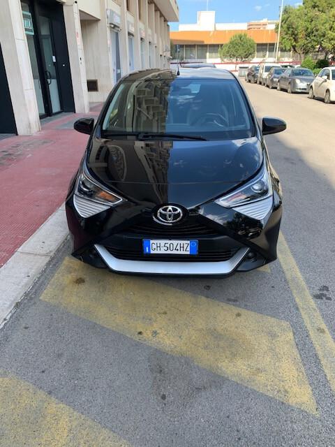 Toyota Aygo Connect 1.0 VVT-i 72 CV 5 porte x-cool