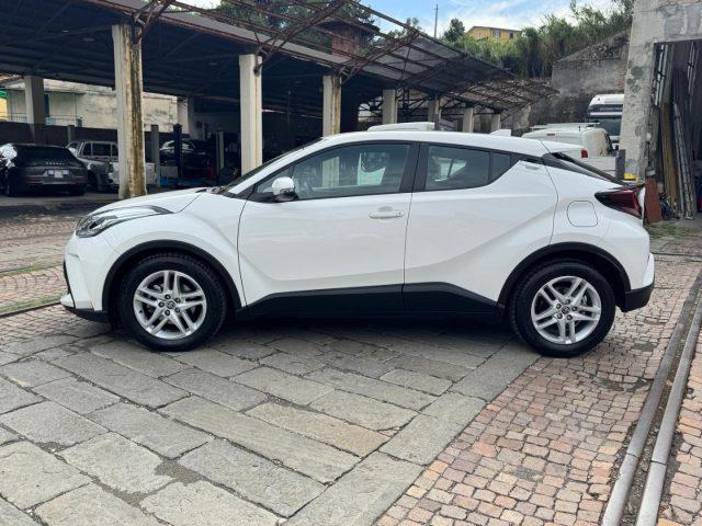 TOYOTA C-HR 1.8 Hybrid E-CVT Business