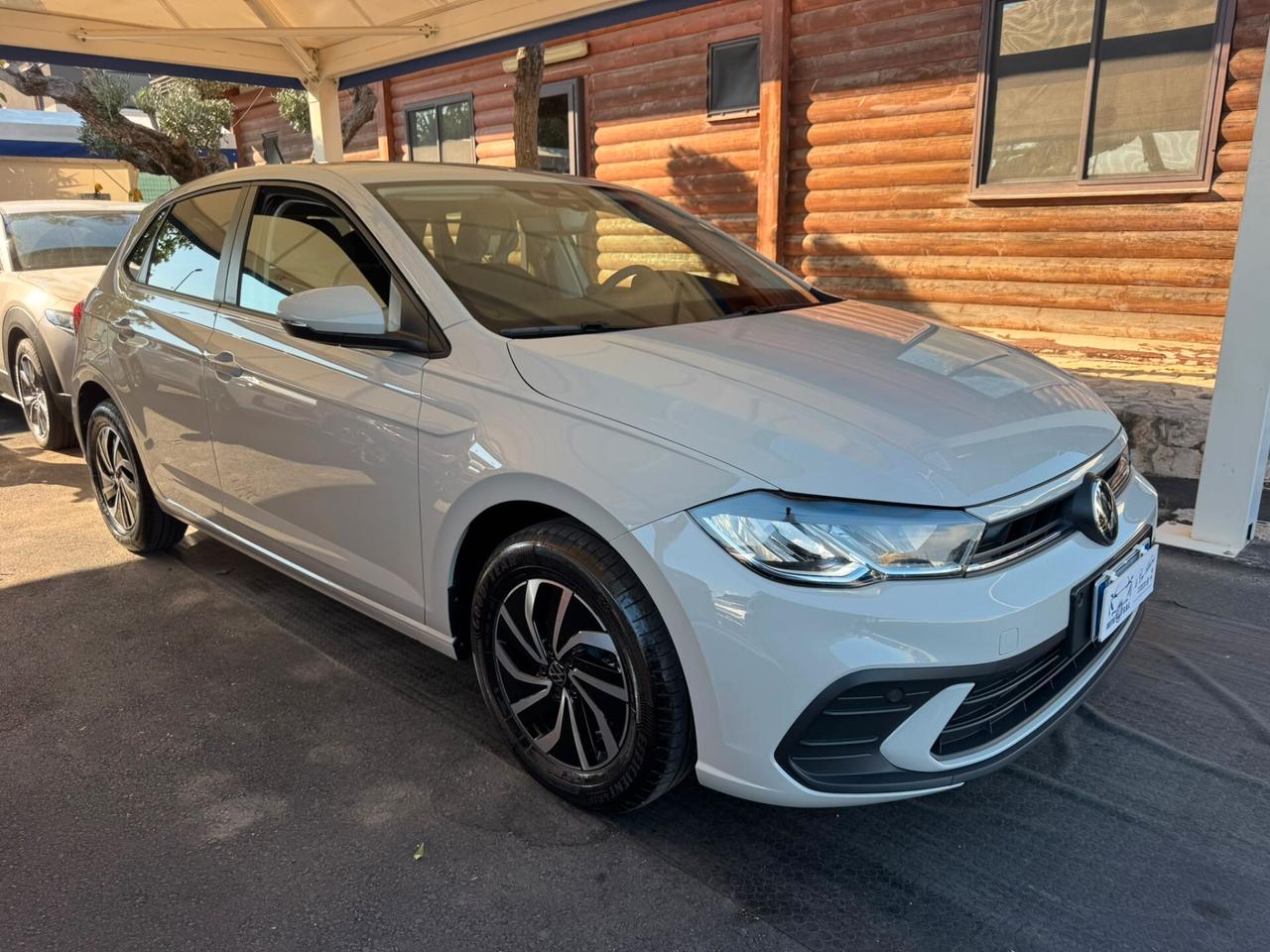 Volkswagen Polo 1.0 Young 80cv - Km 0 07/2026
