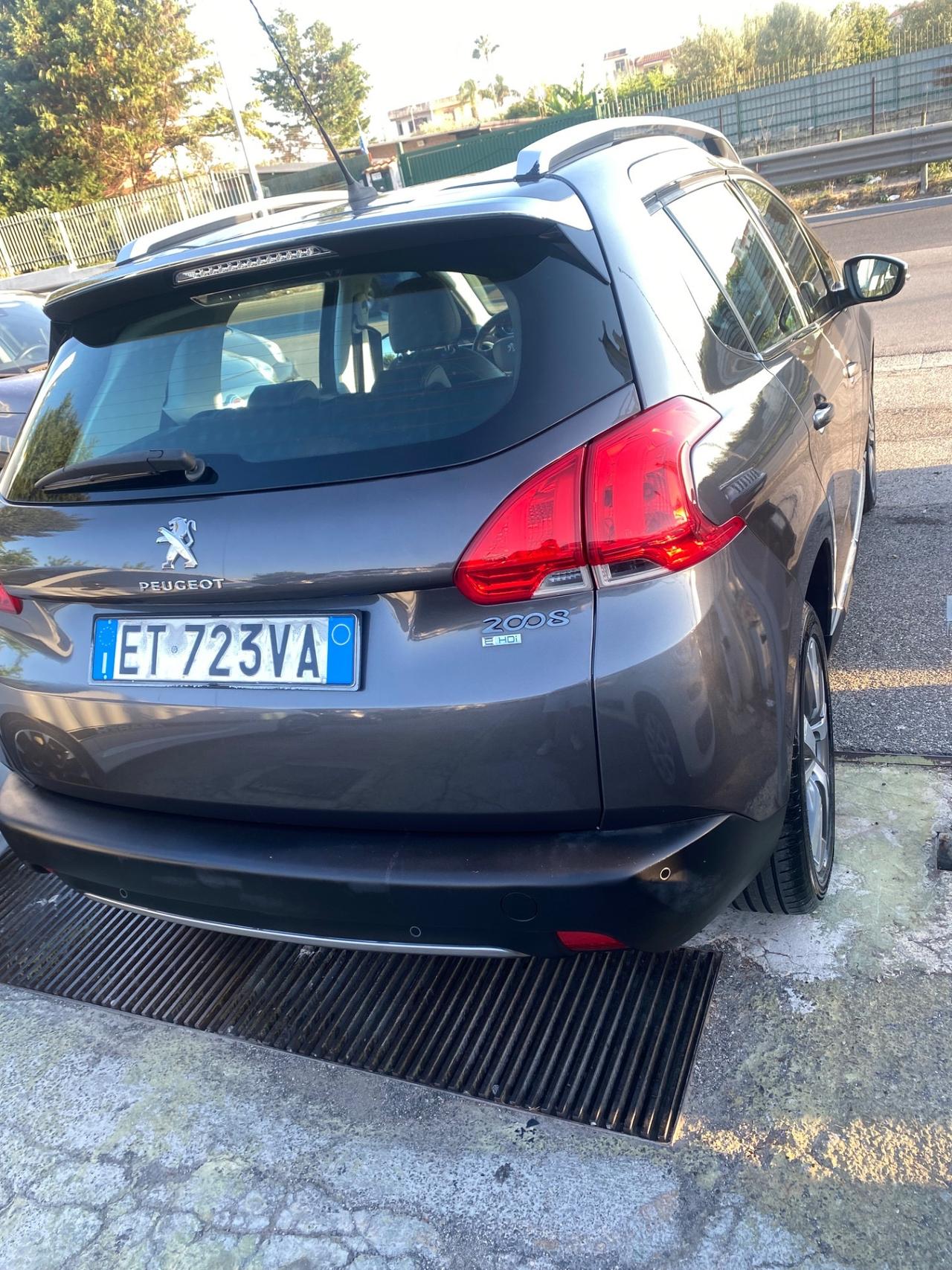 Peugeot 2008 1.6 e-HDi 115 CV Stop&Start Allure