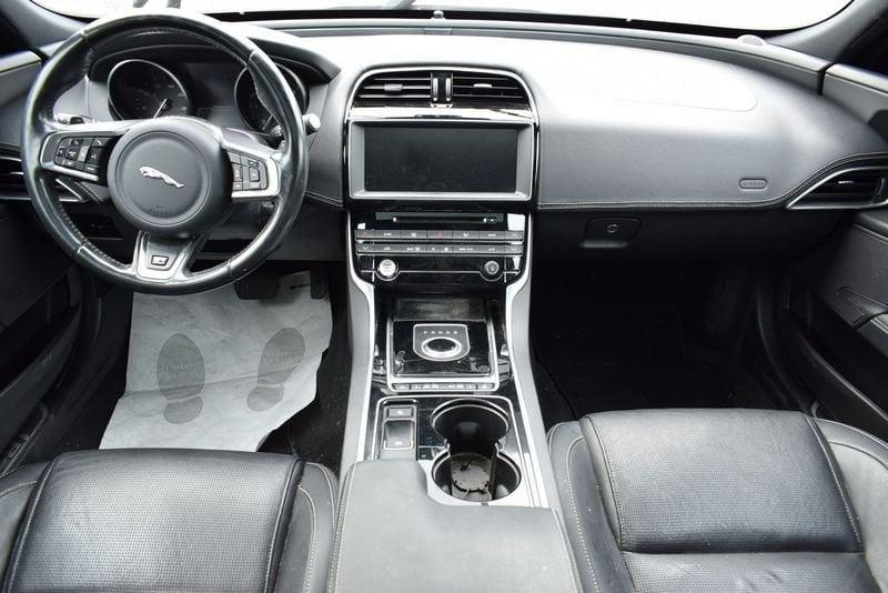 Jaguar XE 2.0 D Turbo 180 CV AWD AUT. R-SPORT MOTORE DA SOSTITUIRE