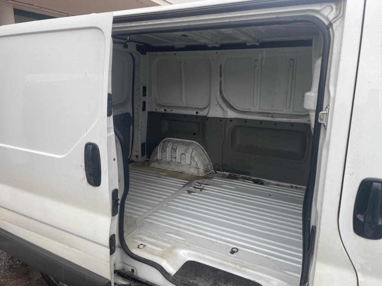 Renault T27 115 cv furgone