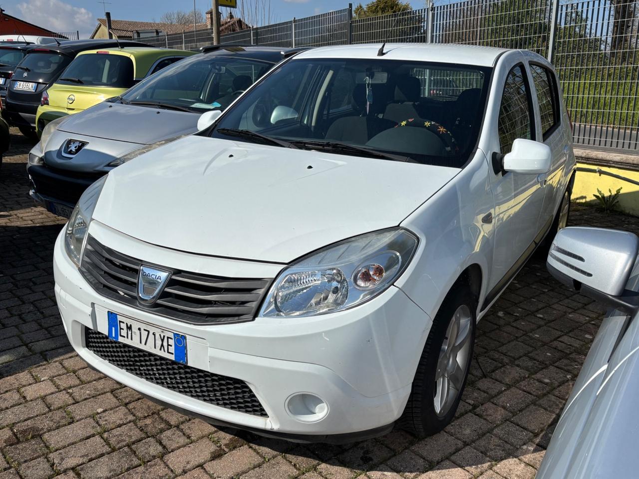 Dacia Sandero 1.2 16V GPL 75CV permute garanzia finanziamento