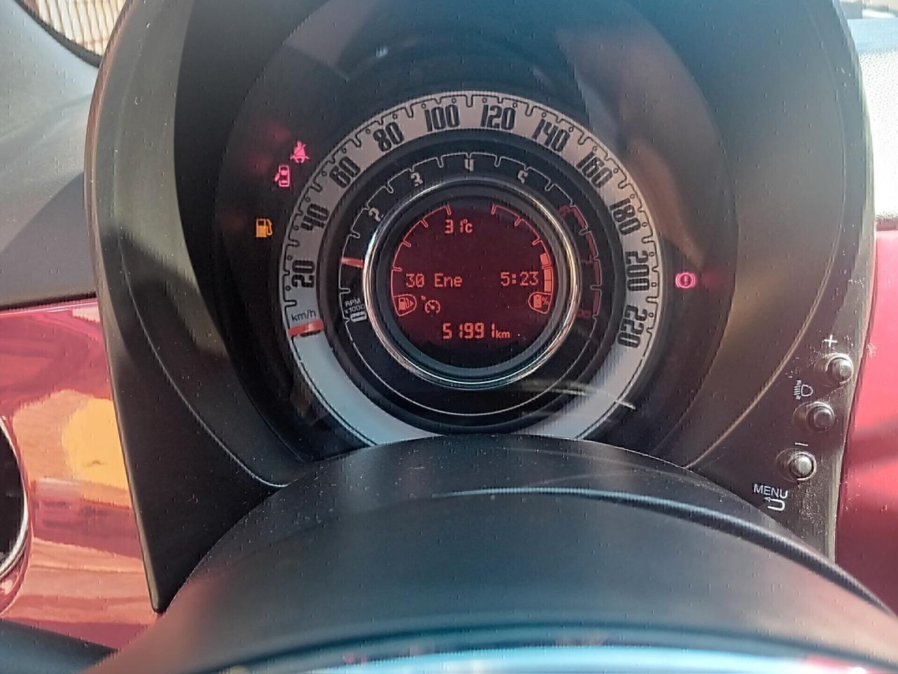 Fiat 500 1.0 Hybrid Red