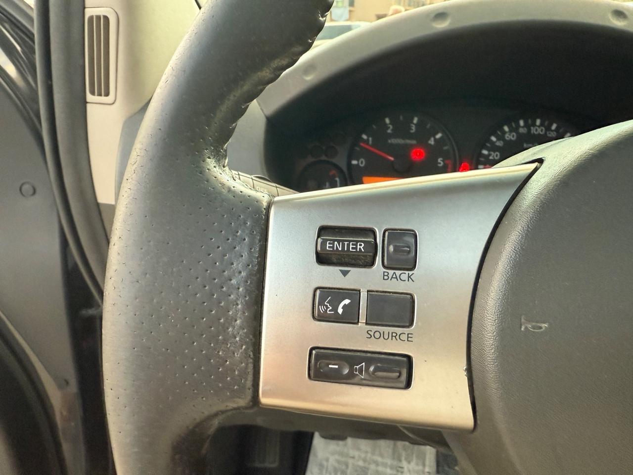Nissan Navara 2.5 dCi 4 porte Double Cab LE