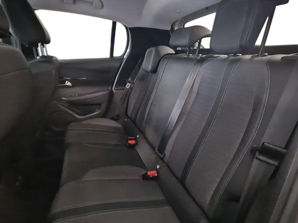 PEUGEOT 208 1.5 GT-LINE