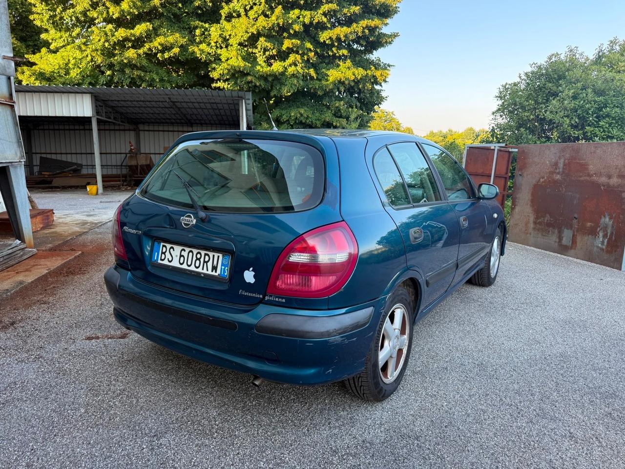 Nissan Almera Tino 1.5 benzina 2002 190.000km