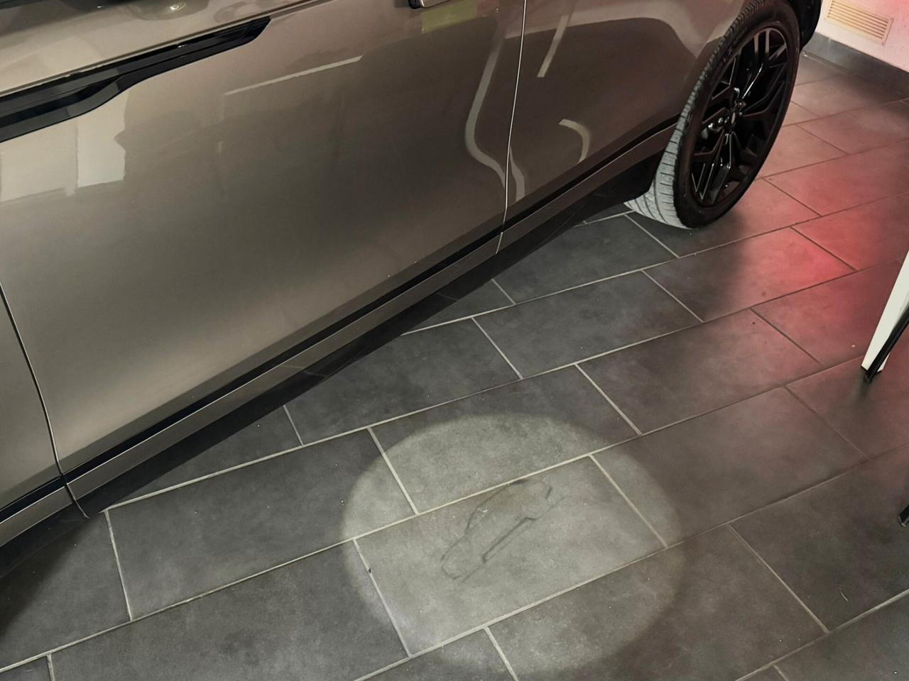 Land Rover Range Velar 3.0 V6 SD6 300 CV SE- TV Posteriori Tagliandi certificati Land - Auto Full