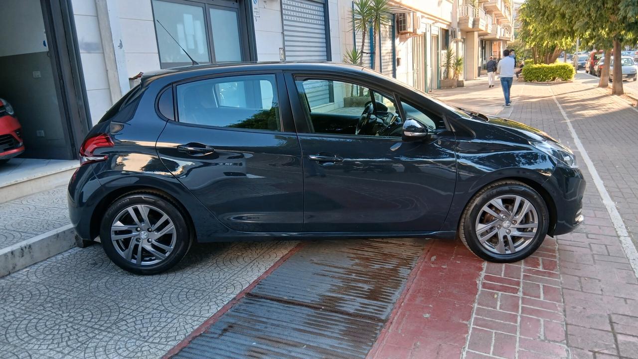 Peugeot 208 BlueHDi 75 5 porte Allure