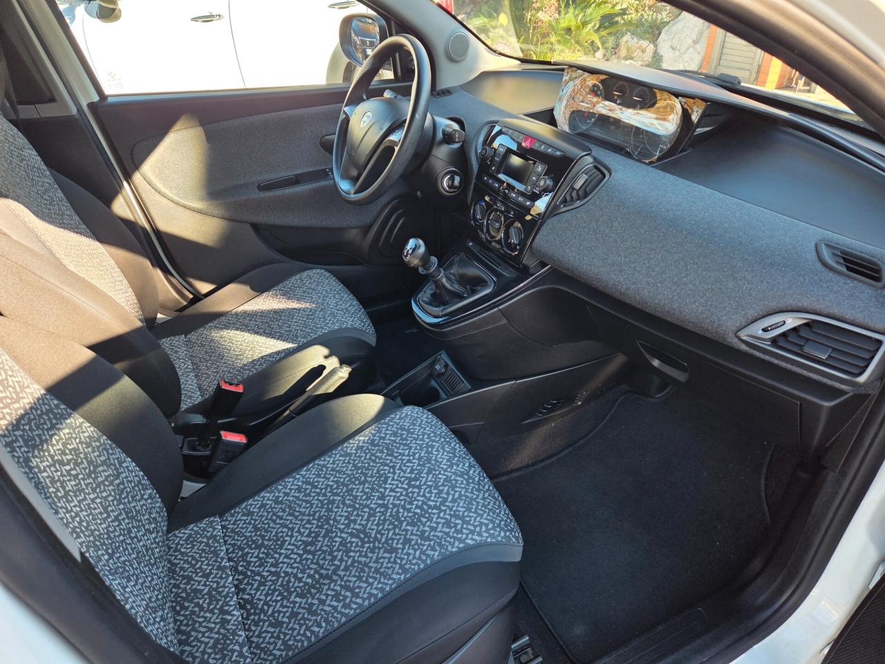 Lancia Ypsilon 1.2 benzina 69 cv - 06/2019 60.000 km