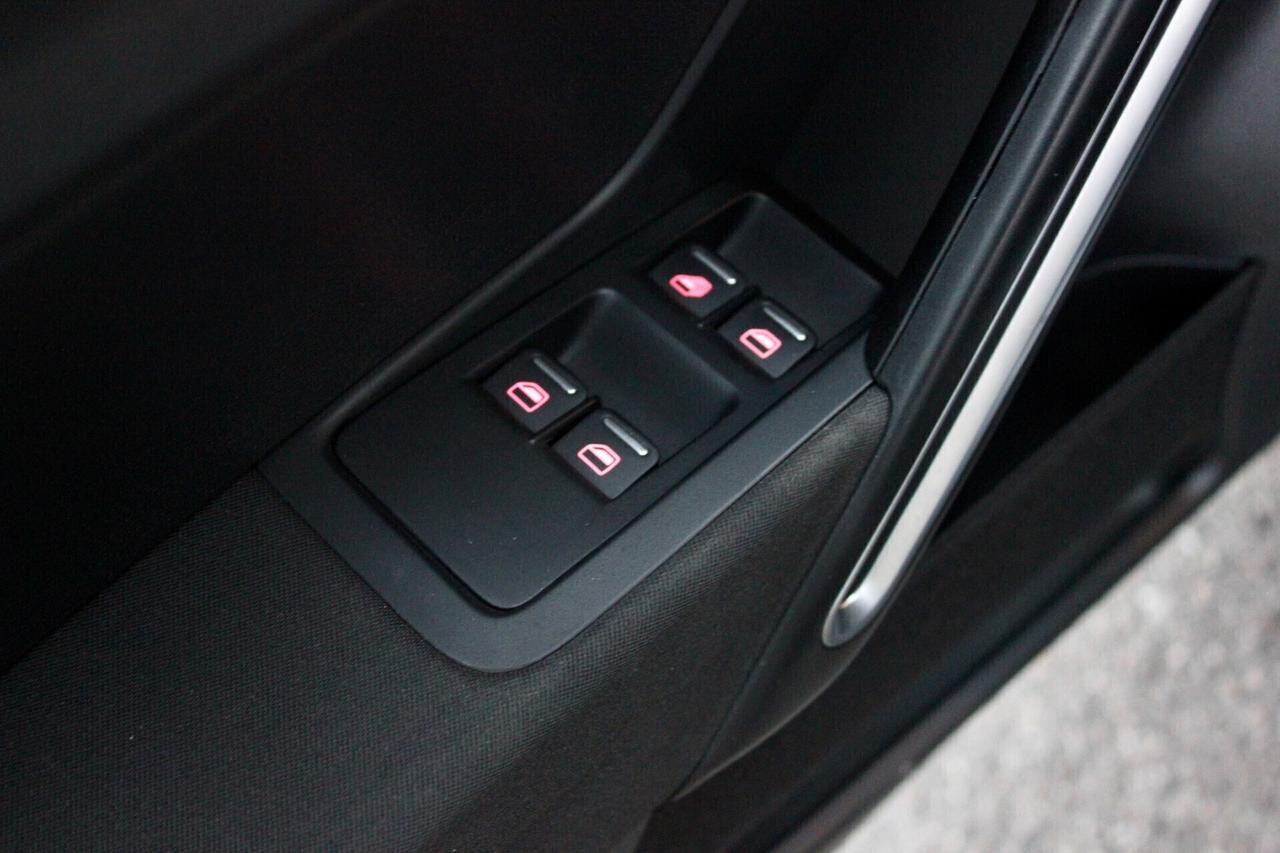 Volkswagen Maggiolino Cabrio 2.0 TDI DSG SENSORI SEDILI RISCALDATI