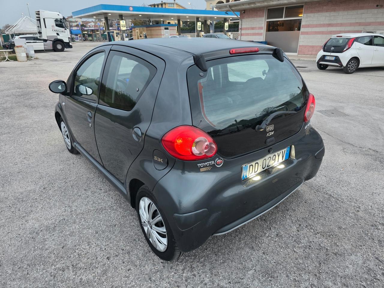 Toyota Aygo 1.0 12V VVT-i 5 porte Sol