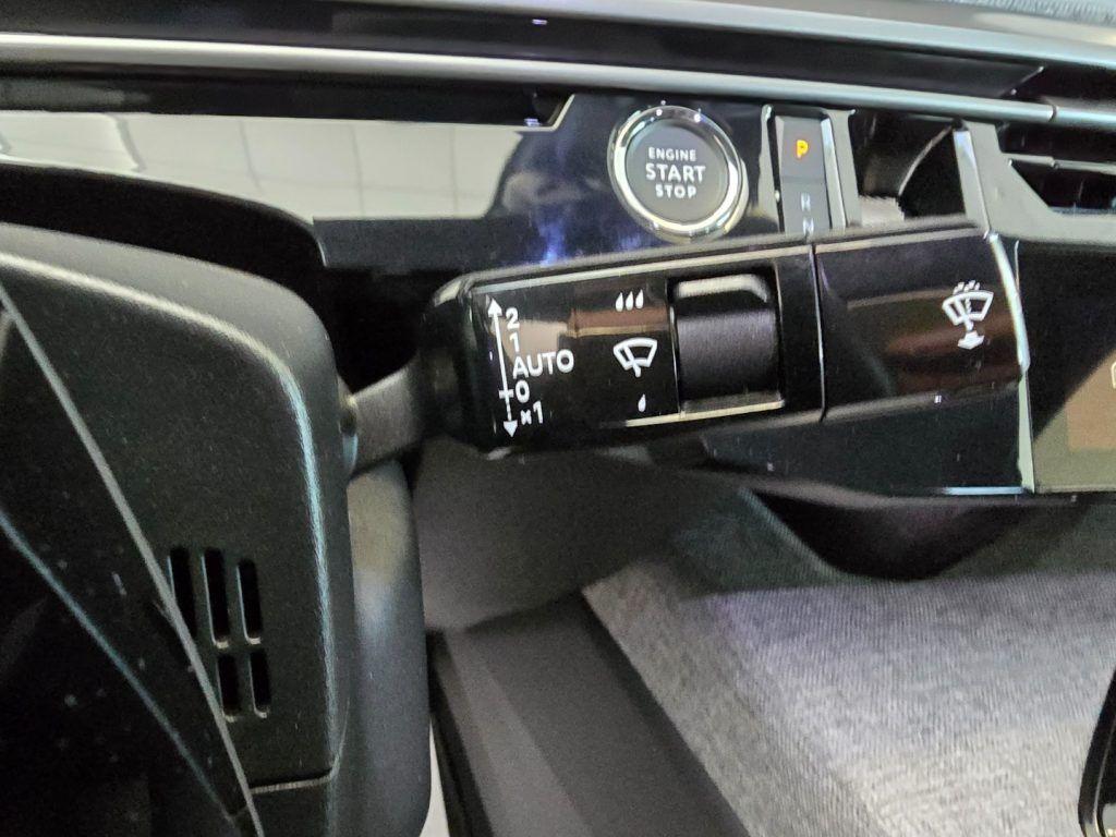 Peugeot 3008 Hybrid 145CV e-DCS6 Allure