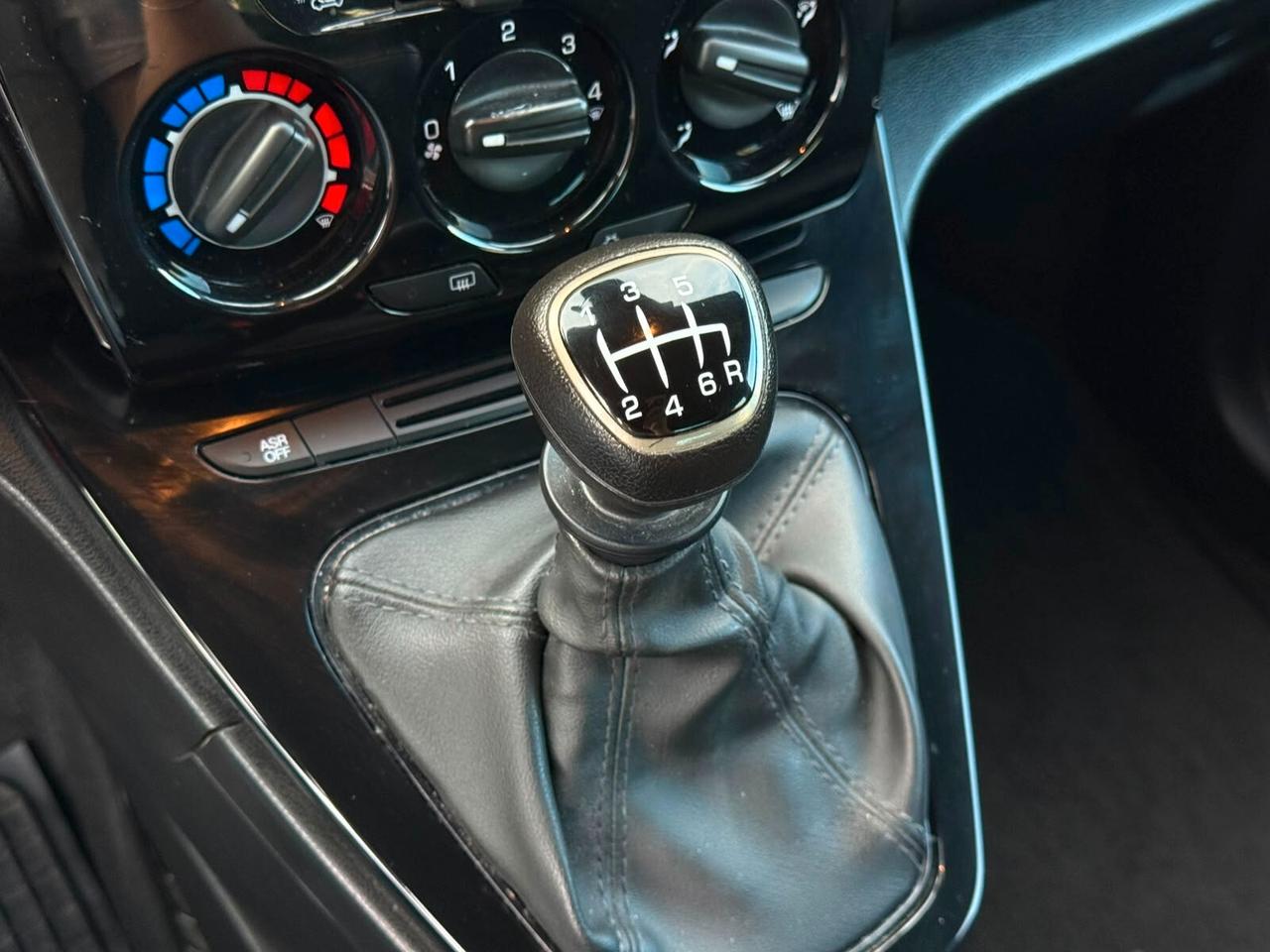 Lancia Ypsilon 1.0 FireFly 5 porte S&S Hybrid Gold