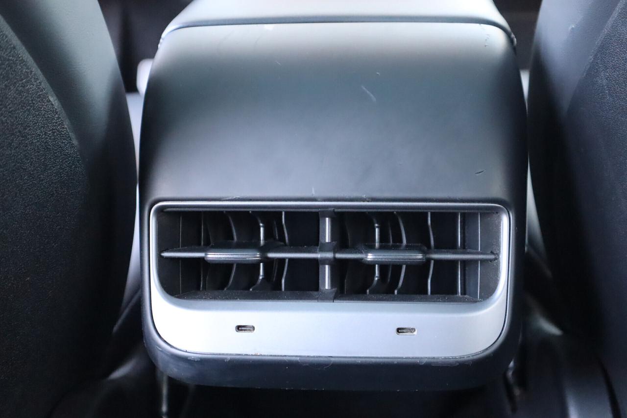 Tesla Model Y 299CV - POMPA DI CALORE - CAMERA