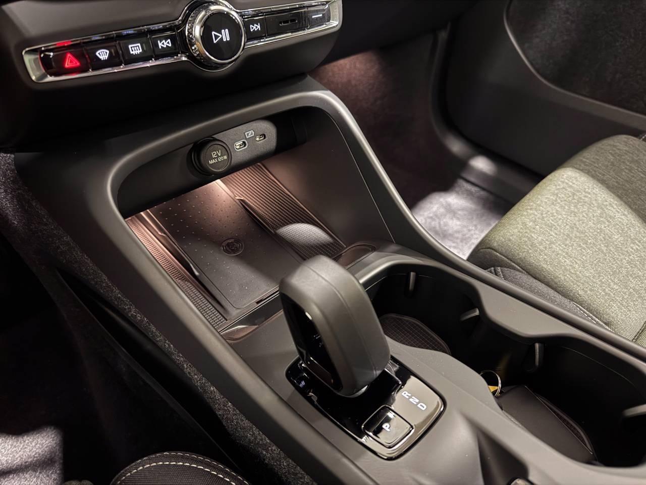 VOLVO XC40 B3 CORE AUTO