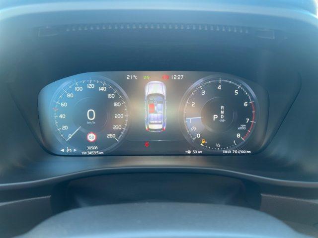 VOLVO XC40 T2 automatico Essential