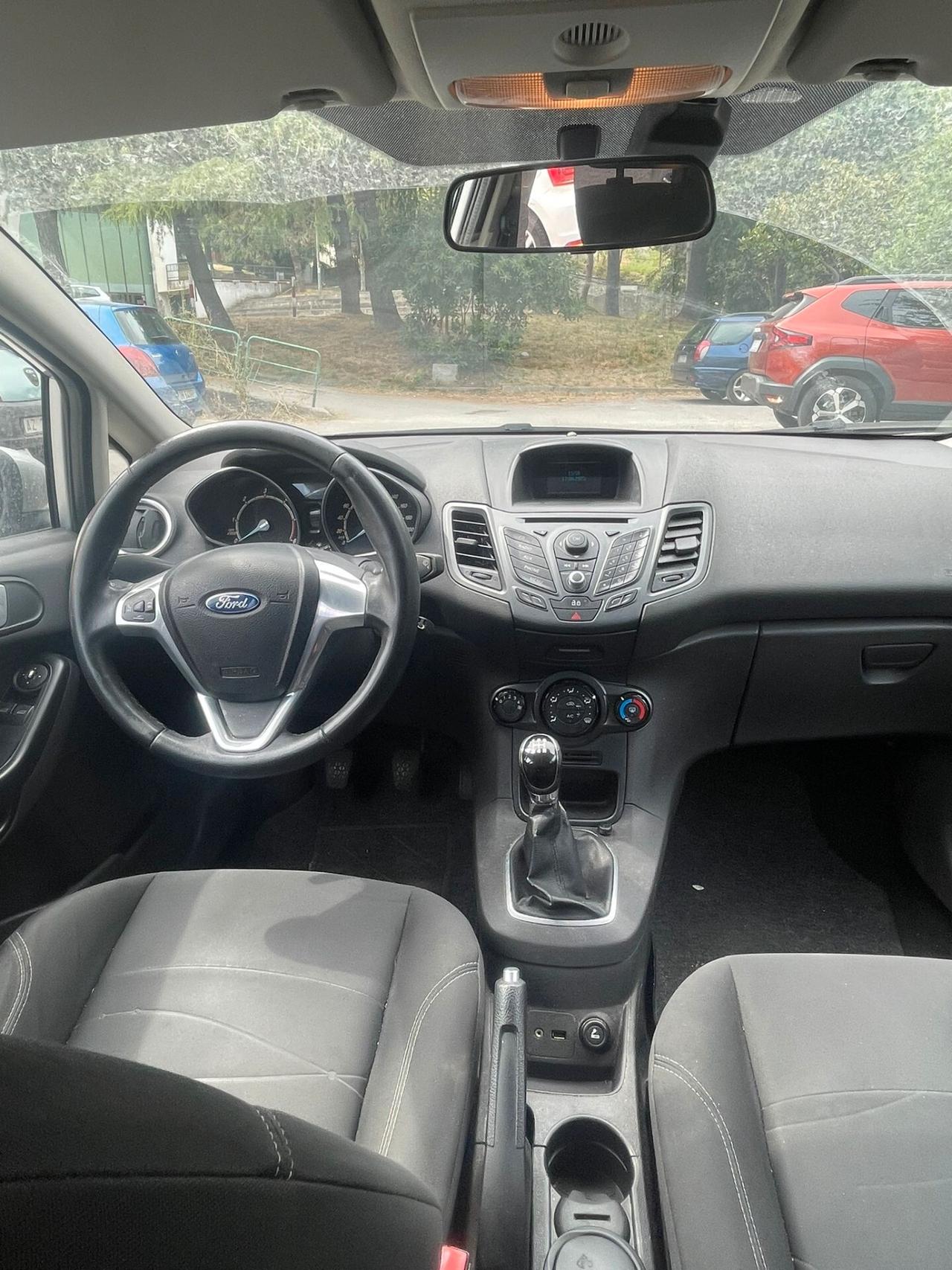 Ford Fiesta 1.5 TDCi 75CV 5 porte Titanium