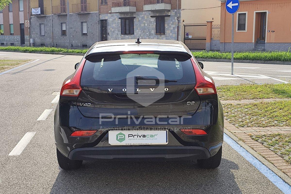 VOLVO V40 D2