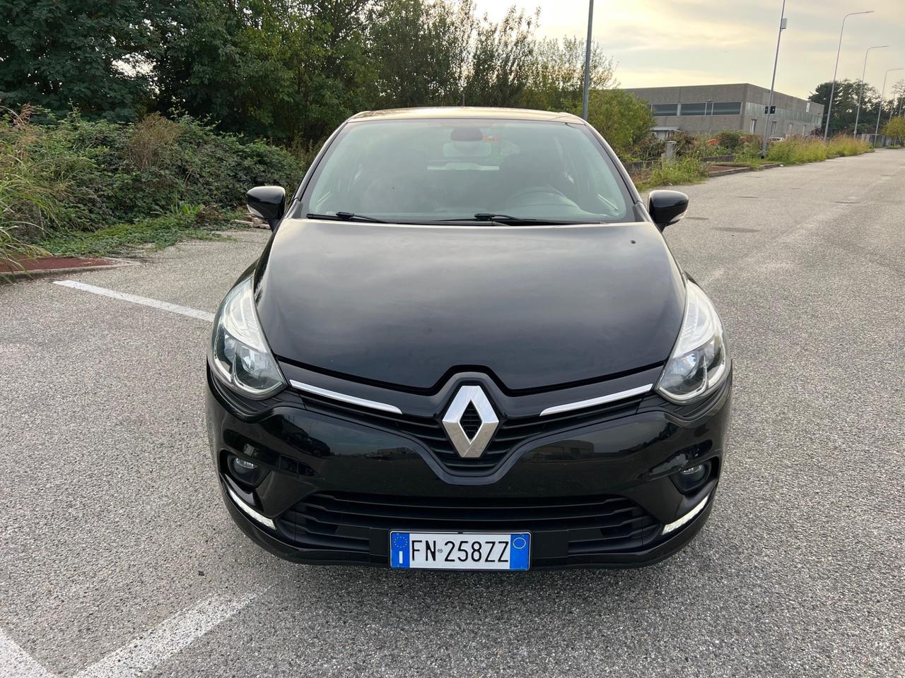 Renault Clio TCe 12V 90 CV Start&Stop 5 porte Energy Duel