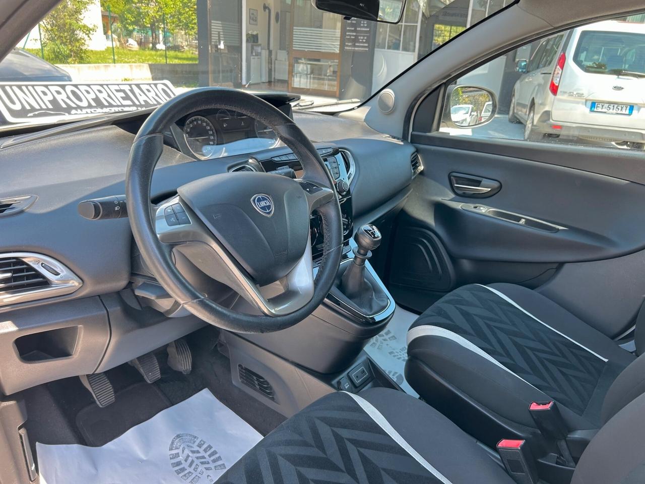 Lancia Ypsilon 1.2 5 p. IMPECCABILE - UNIPROPRIETARIO