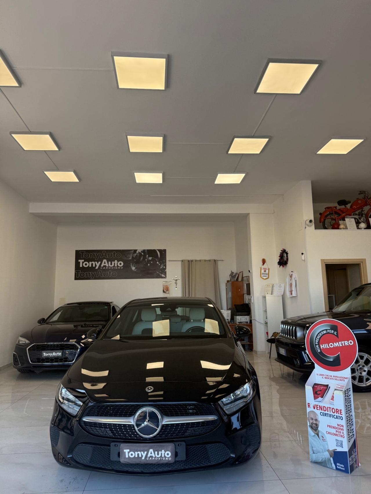 Mercedes-benz A 180 NAVI,TELECAMERA,APPLE CARPLAY,INTERNI PARZIALI IN PELLE,SCHERMO INTERAMENTE DIGITALE