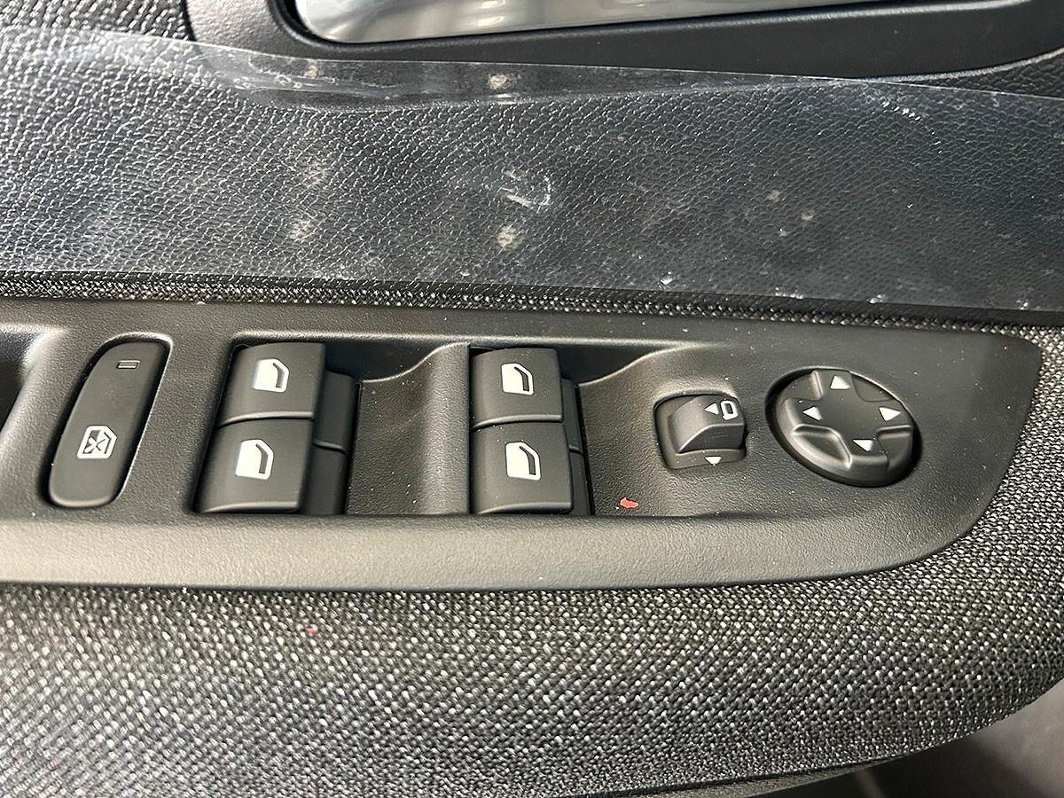 Peugeot 208 Hybrid 110 e-DCS6 Business