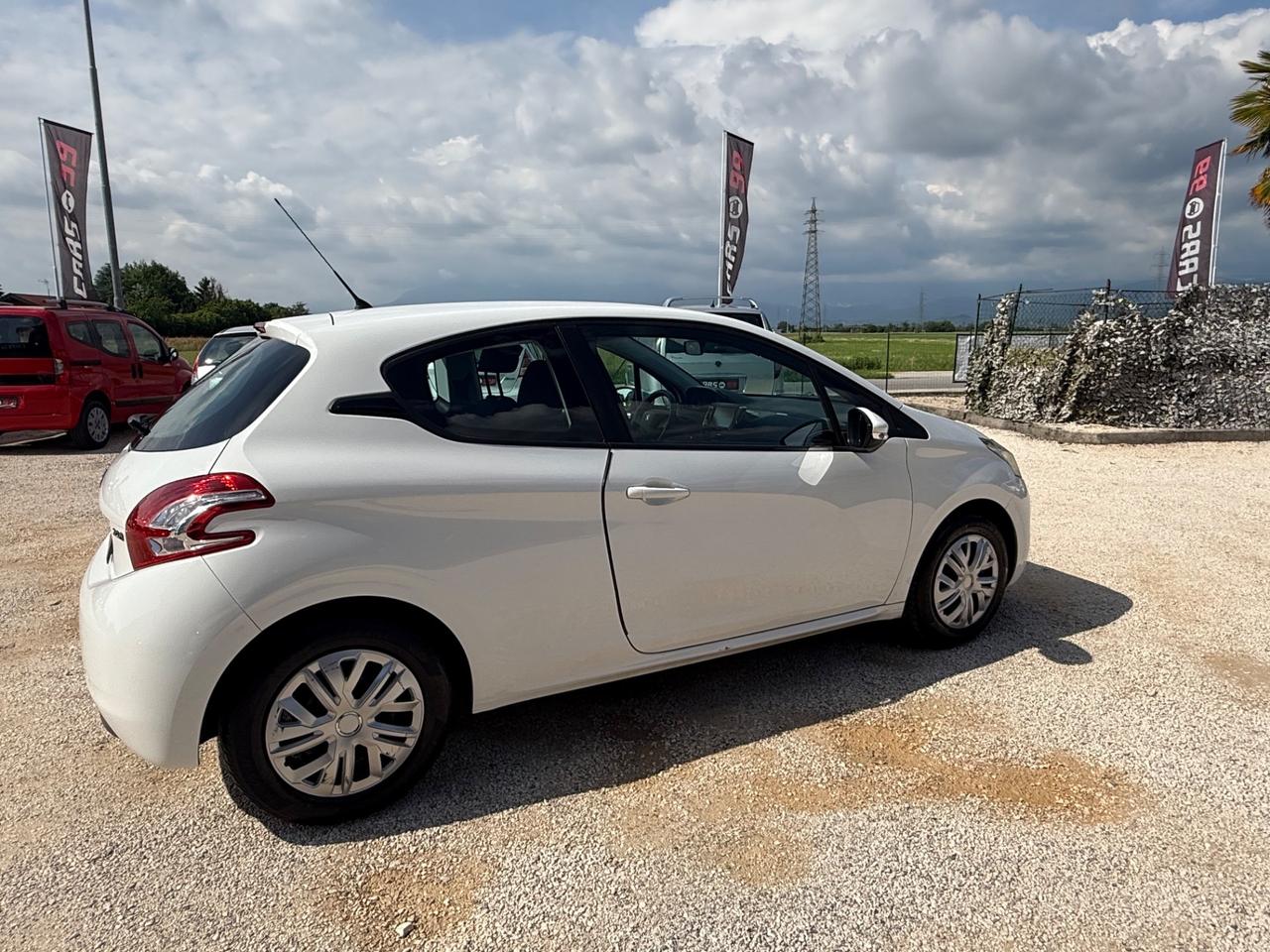 Peugeot 208 1.2 VTi 82 CV 3 porte Allure