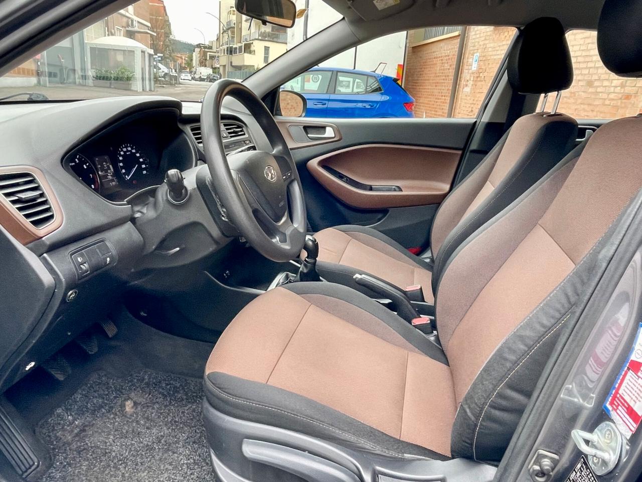 Hyundai i20 BENZINA/GPL - UNICO PROPRIETARIO- TUTTA TAGLIANDATA CON FATTURE