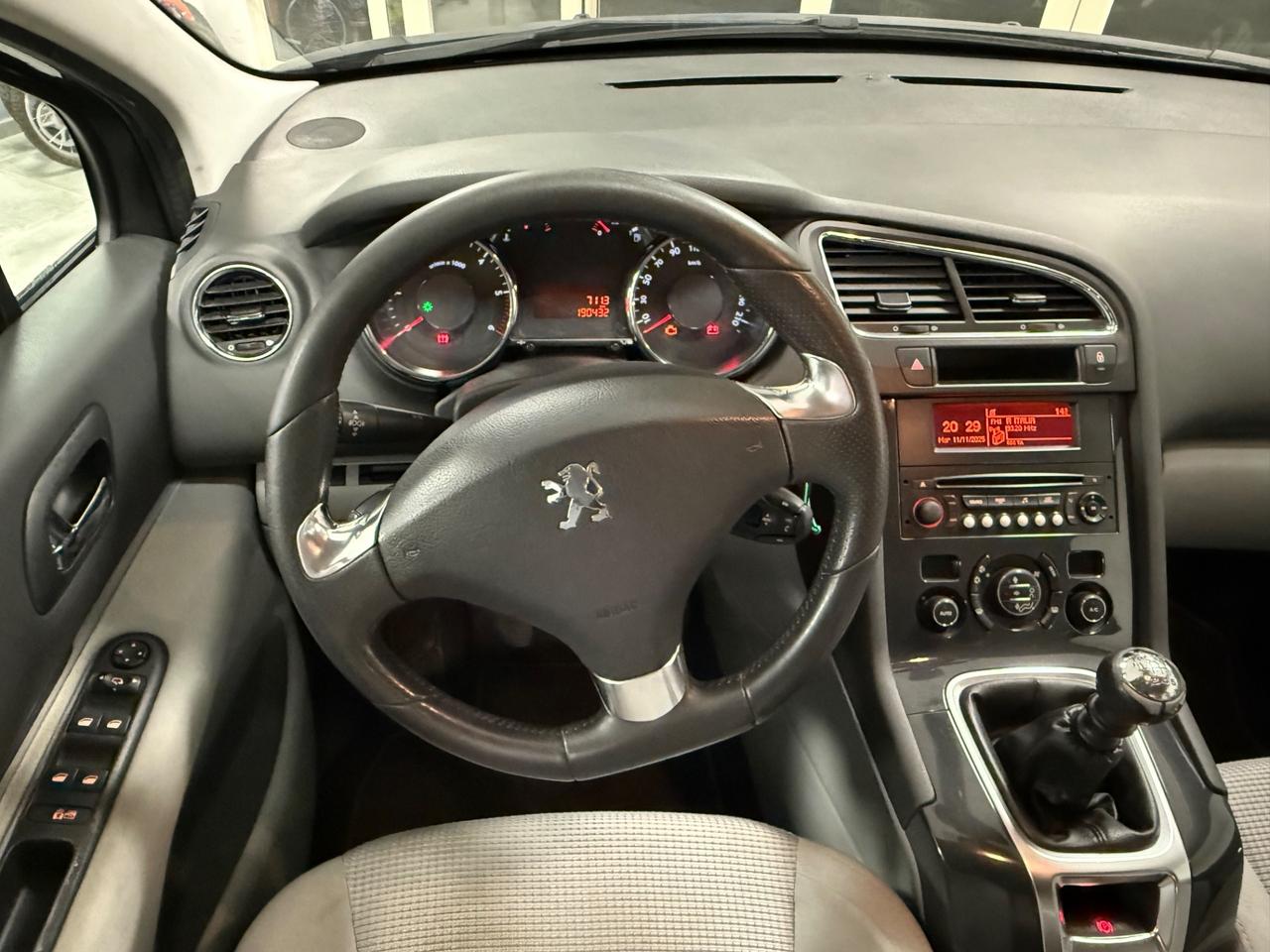 Peugeot 5008 1.6 HDi 115CV Allure