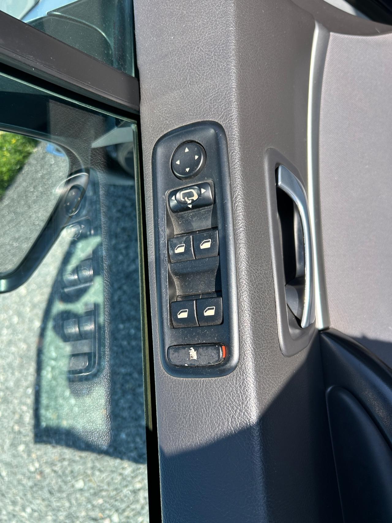 Peugeot 807 2.0 HDi FAP SR