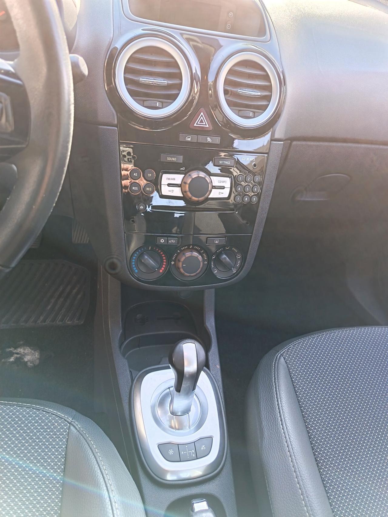 Opel Corsa 1.2 5 porte Cosmo