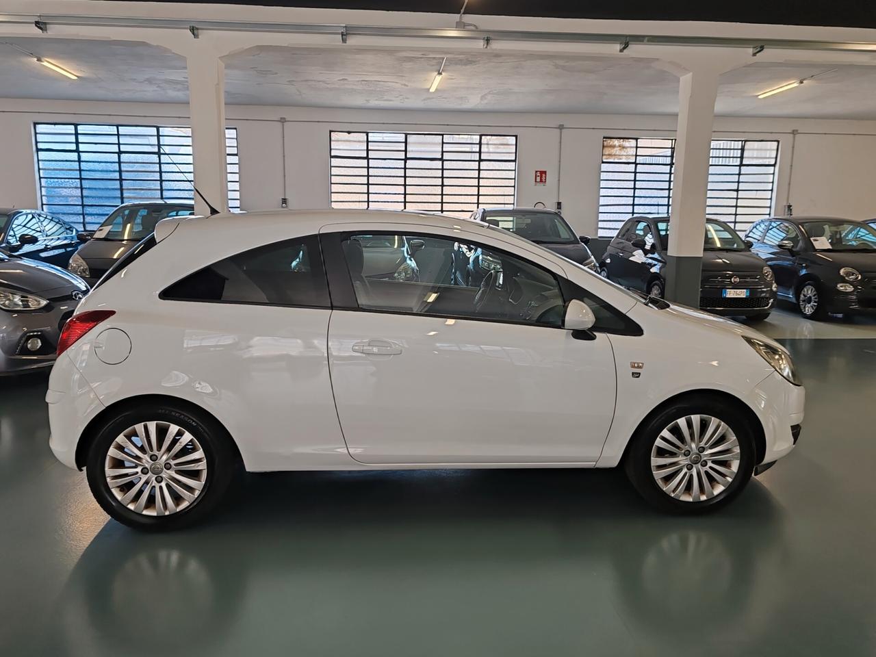 Opel Corsa 1.2 3 porte Club